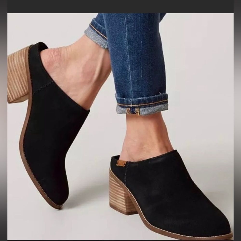 Toms Lelia Black Suede Slip On Block Heel Mules Sz 8